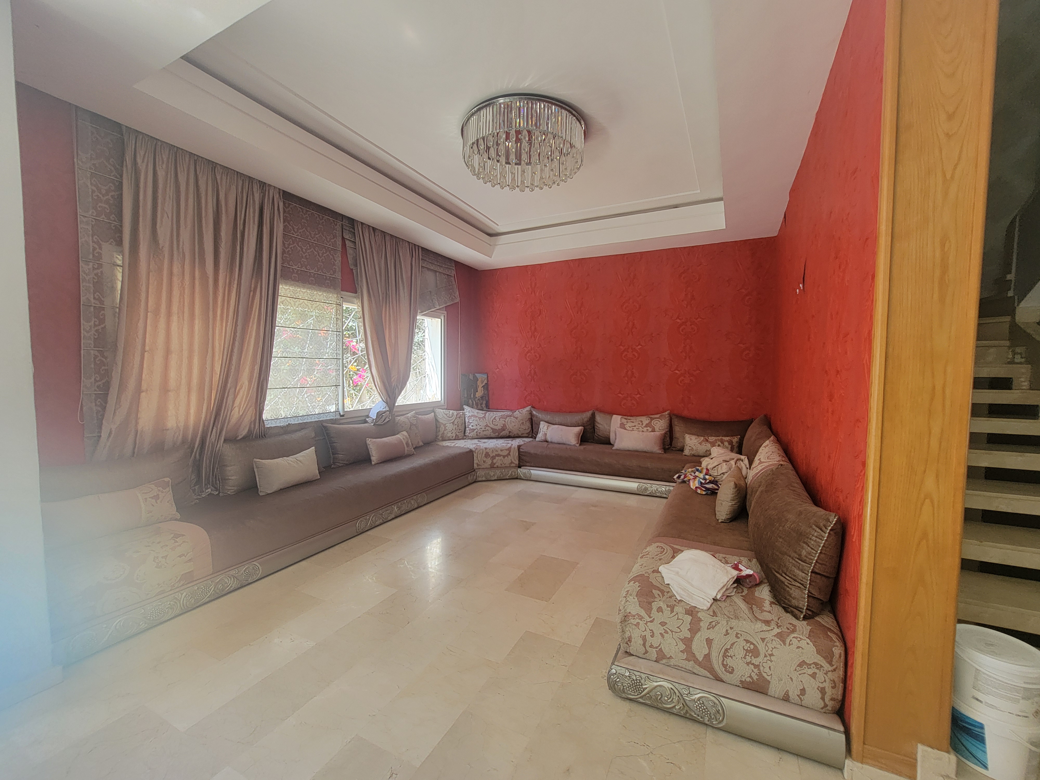 élégante villa meublée avec piscine et garage — 4