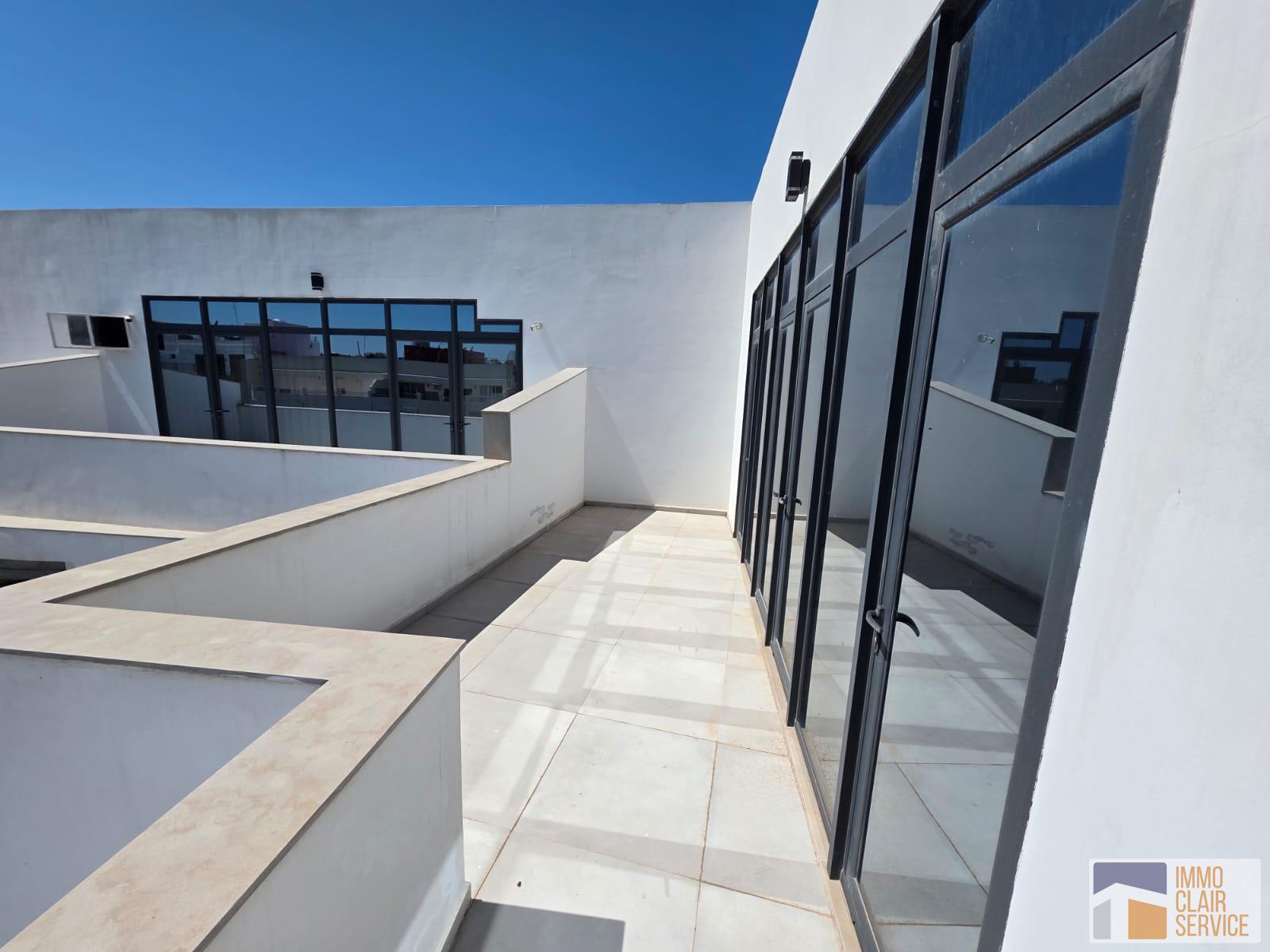 Location plateau bureau avec terrasse deux façades  (Agdal - Rabat) — 2