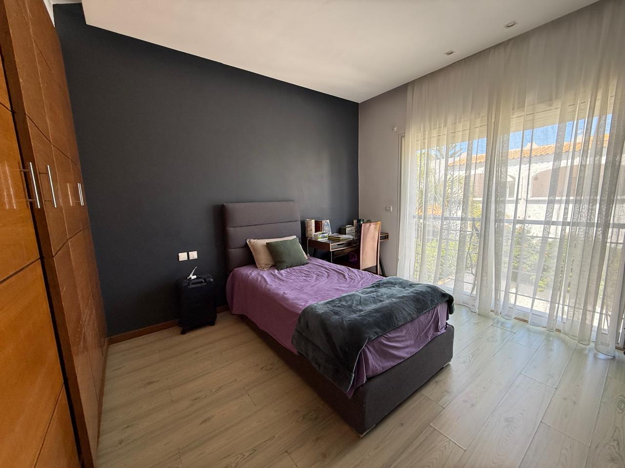 Dar Bouazza, vente Villa indépendante sur 3 niveaux angle, 4 CH — 4