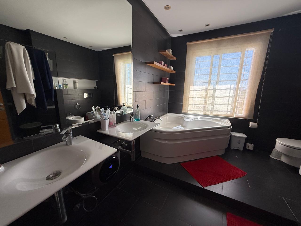 Dar Bouazza, vente Villa indépendante sur 3 niveaux angle, 4 CH — 5