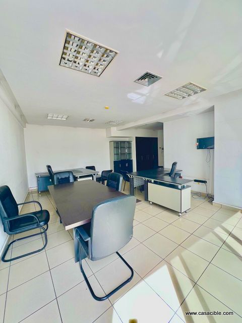 Centre ville: Bureau professionnel. — 2