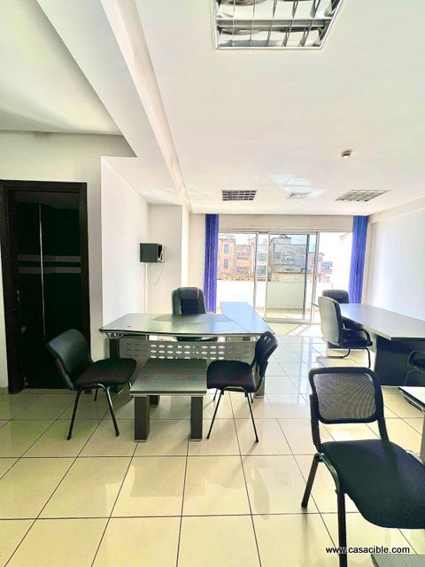 Centre ville: Bureau professionnel.