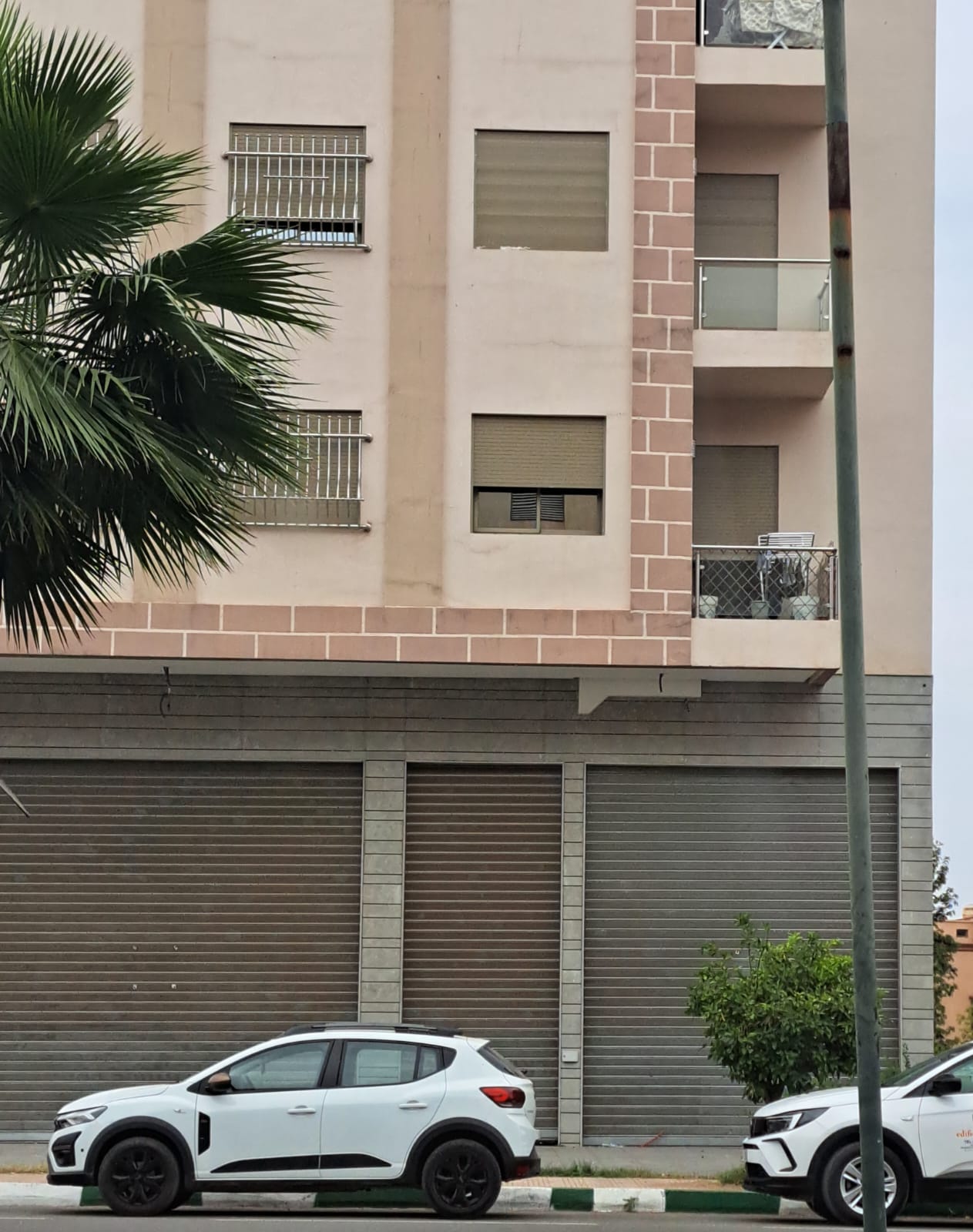 Magasin à vendre 200 m² Al Fadle