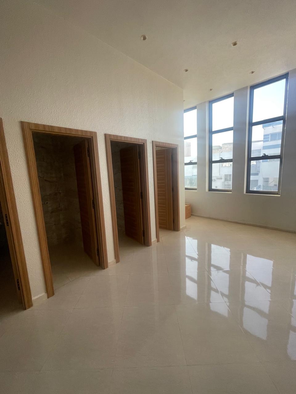 عقار 4510 م² في Avenue Hassan II — 7