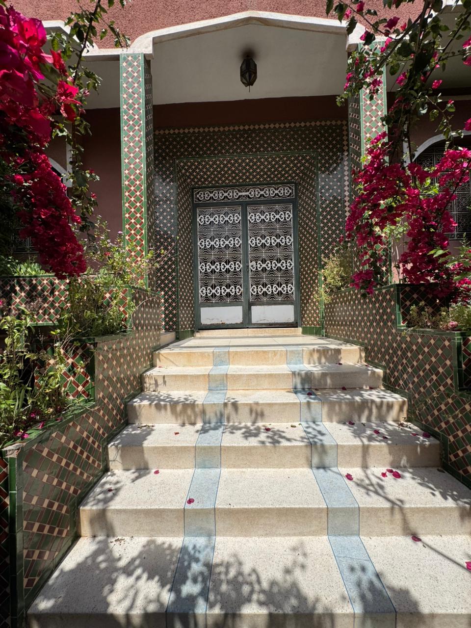 villa a vendre majorel 295m rouidatte a ne pas rater sure la rue — 2