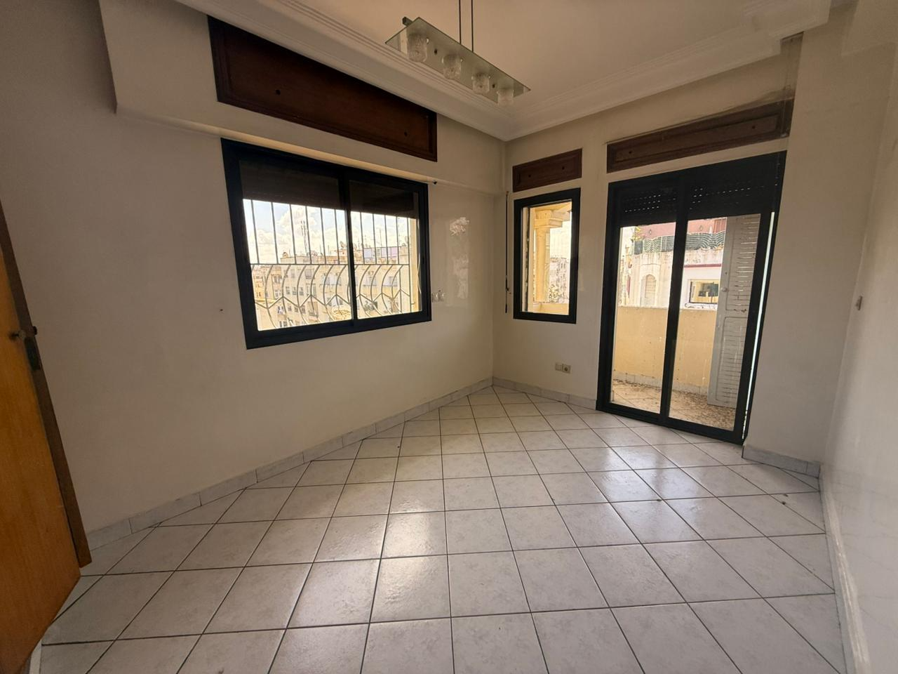 Appartement à vendre – Quartier des Hôpitaux (proche 2 Mars) 3 CH — 6