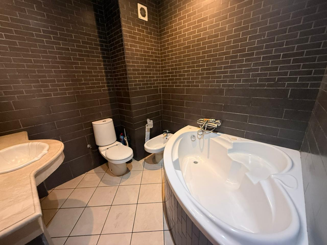 Appartement à vendre – Quartier des Hôpitaux (proche 2 Mars) 3 CH — 4