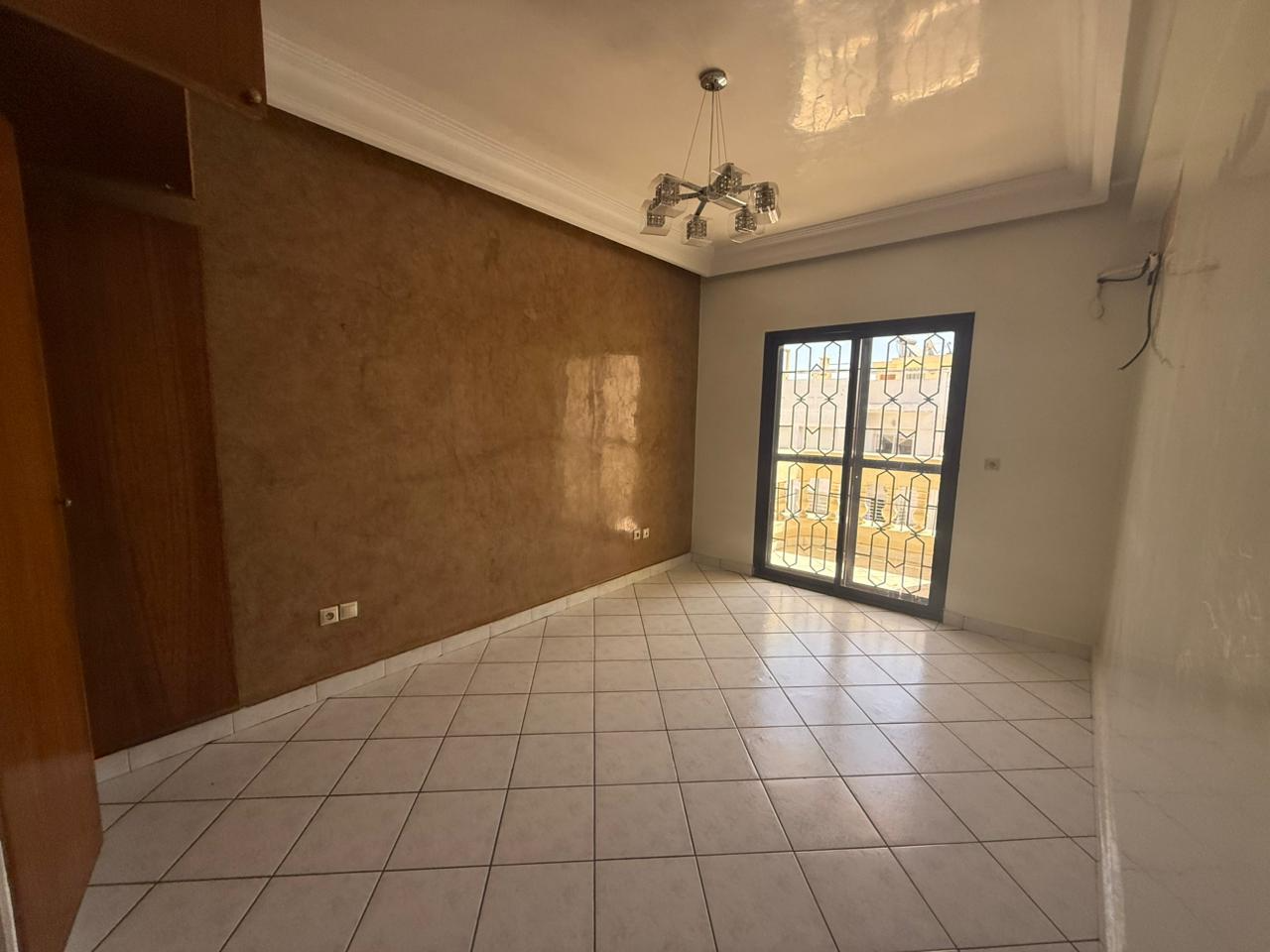 Appartement à vendre – Quartier des Hôpitaux (proche 2 Mars) 3 CH — 2