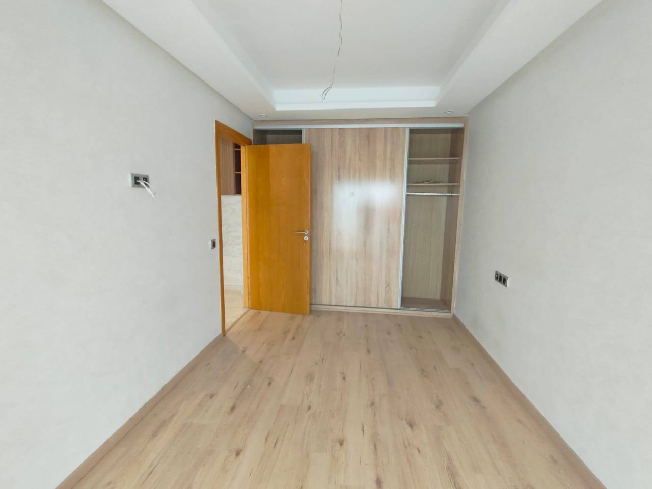 Studio vide 52m² Hôpitaux TRAM 5000 Dh — 6