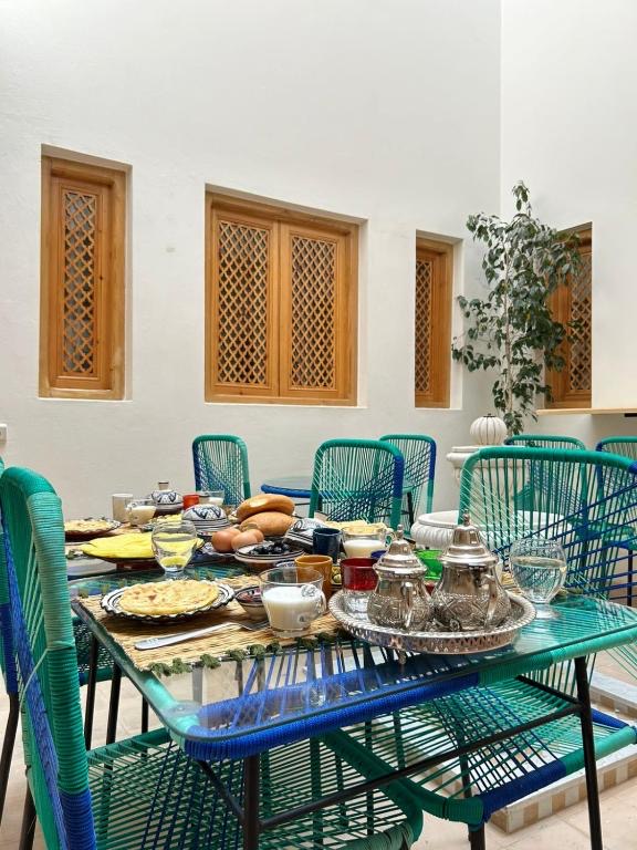 Riad de charme meublé à vendre à Bab Ksiba. — 4