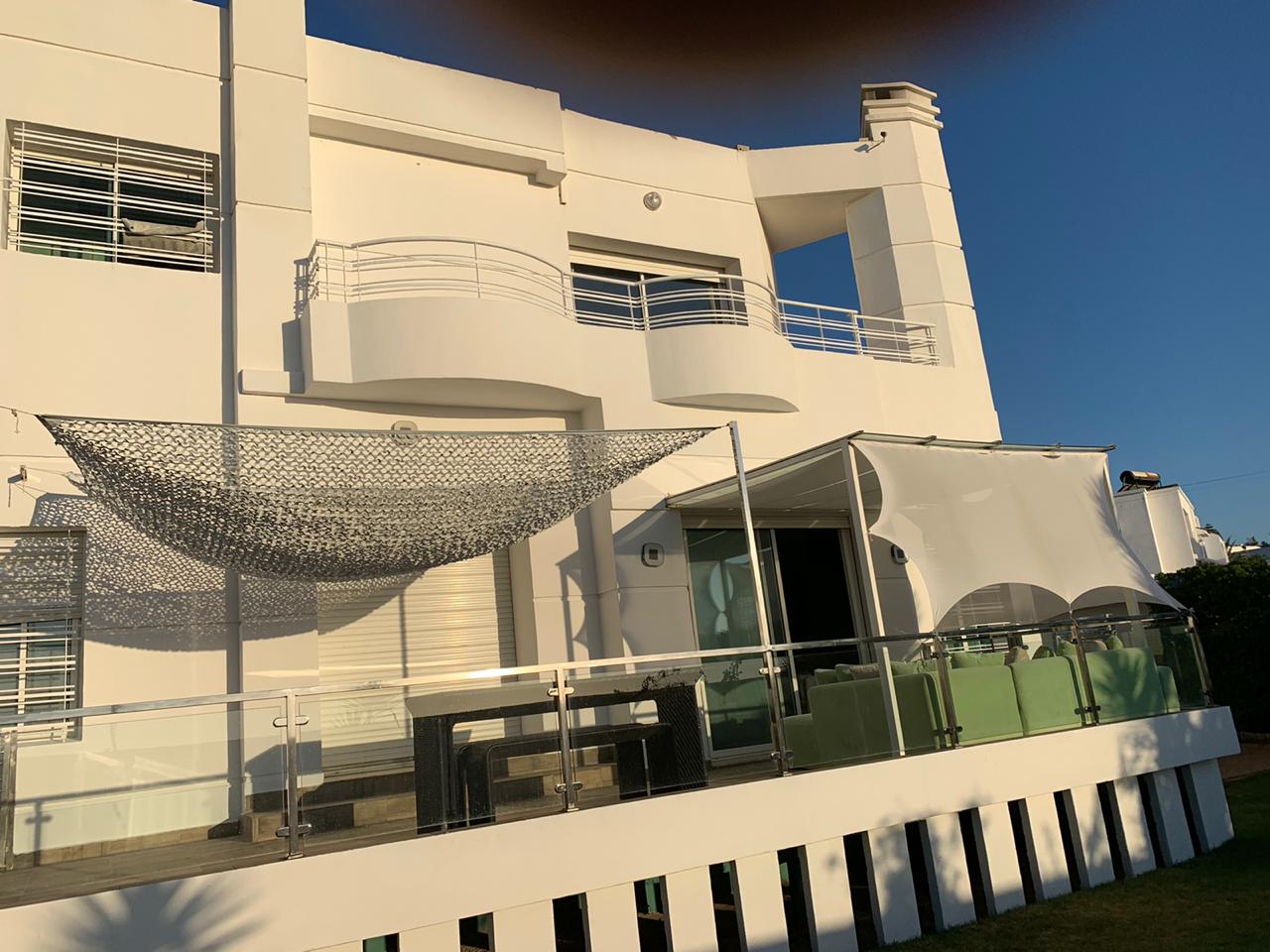 Belle villa à louer en première ligne (Harhoura plage)