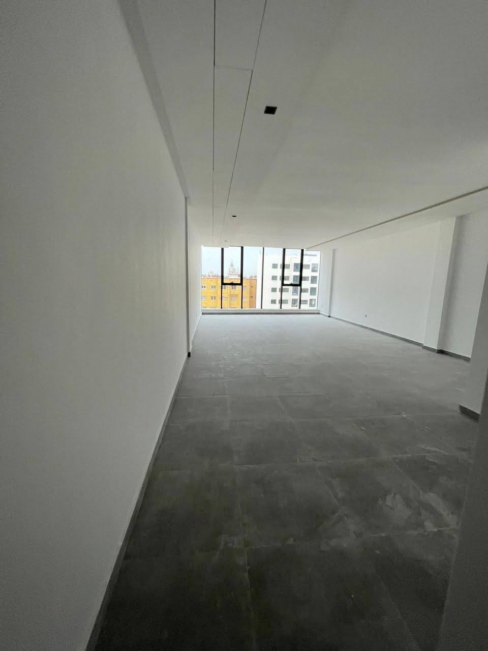 Bureau 58m² Bd Abdelmoumen 10000 dh