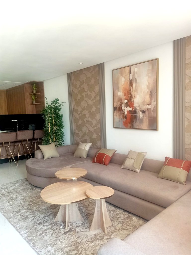 France ville: Location studio meublé avec balcon. — 2