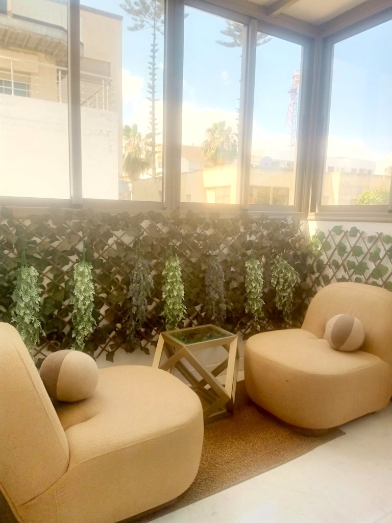 France ville: Location studio meublé avec terrasse.