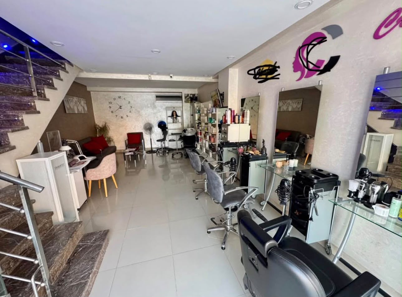 Centre d'esthétique à vendre 74 m² Rte de Safi