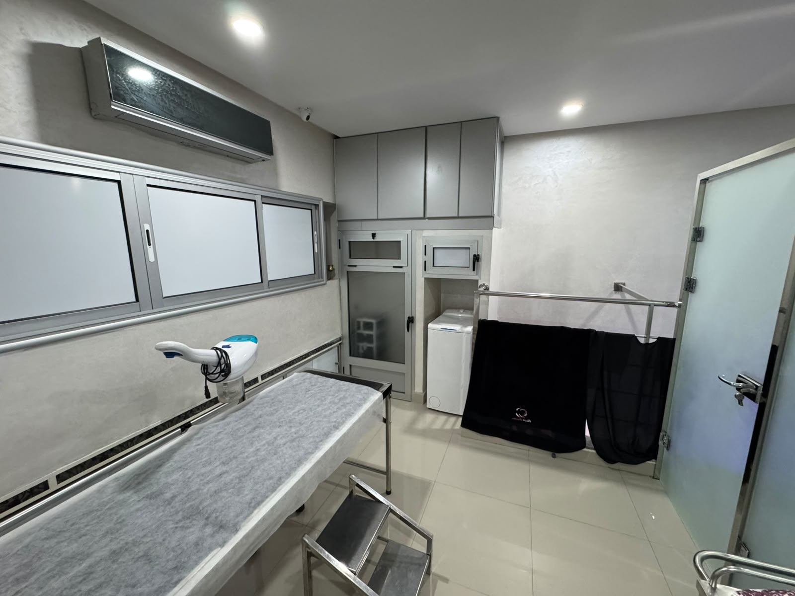 Centre d'esthétique à vendre 74 m² Rte de Safi — 2