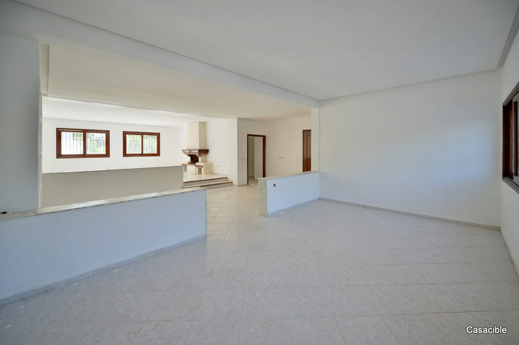 Ain Diab: Location villa vide avec 5 chambres et belle terrasse. — 3
