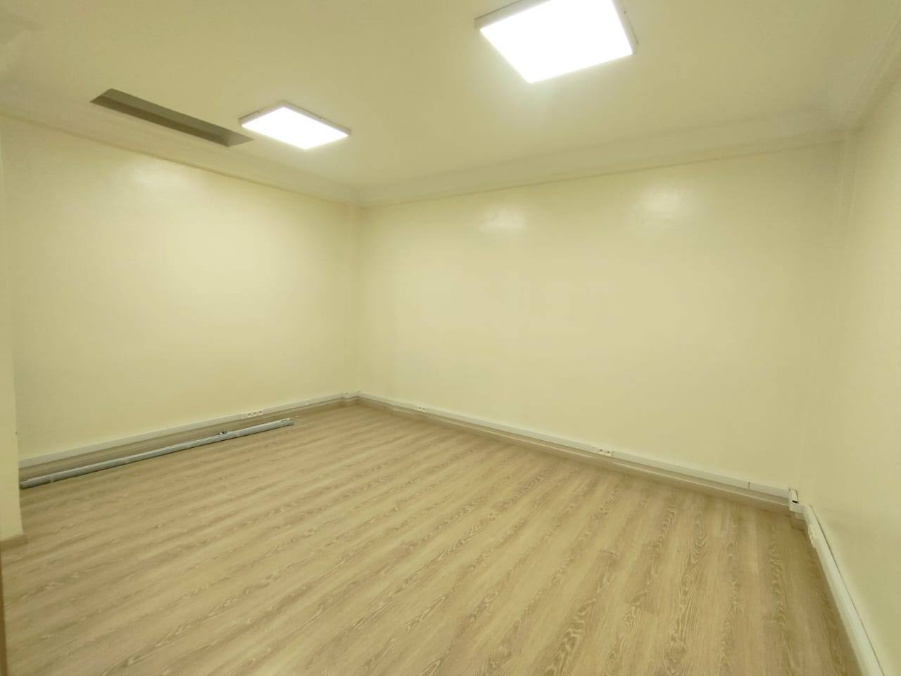 Plateau Bureau 68m² Bourgogne 6000 dh — 3