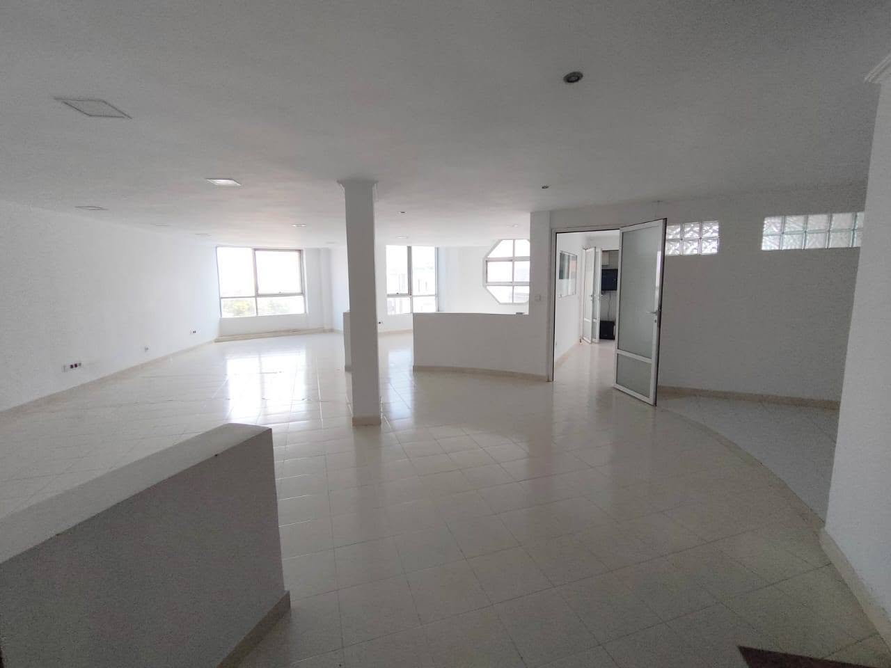 Plateau Bureau 105m² Beauséjour 12500 dh — 3