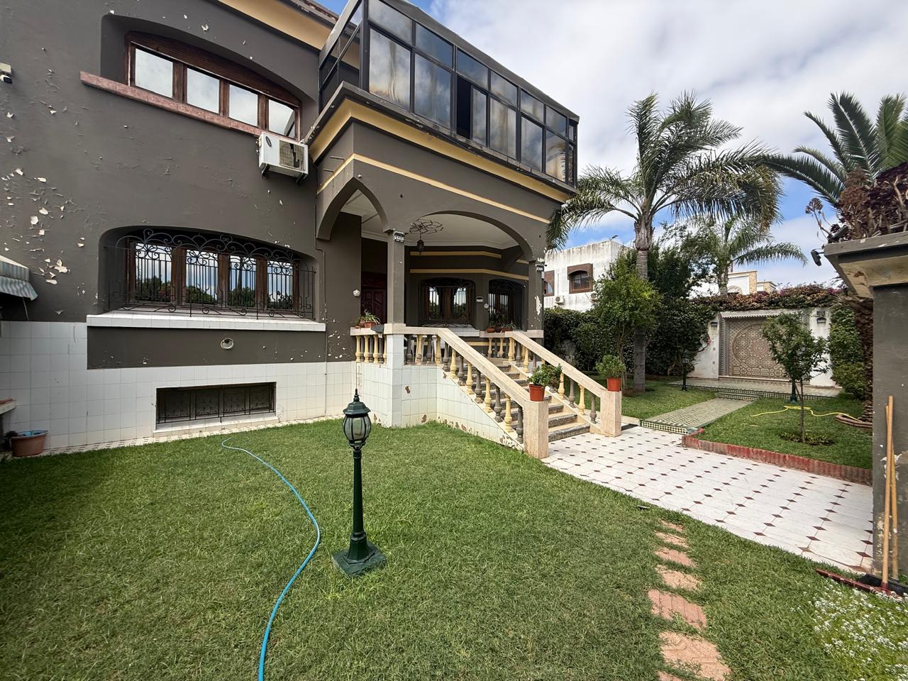 Bd Abdelhadi Boutaleb |Villa à Vendre Commercial ou Habitation 648 m²