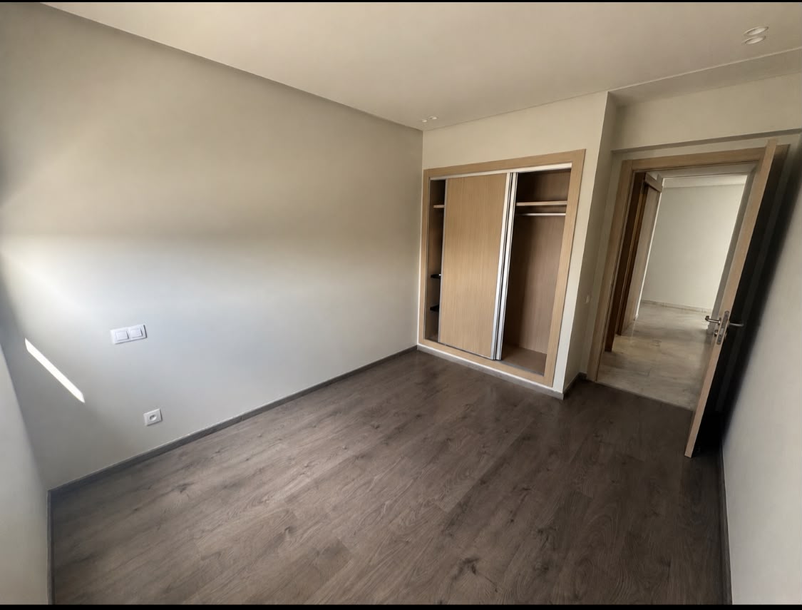 Dar Bouazza –Bel appartement de 140 m² à louer 3CH — 4
