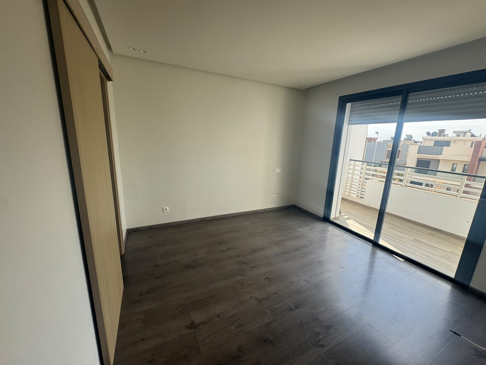 Dar Bouazza –Bel appartement de 140 m² à louer 3CH — 2