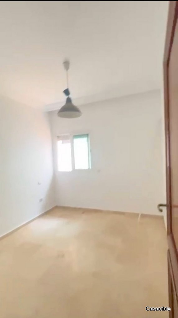 Val fleuri: Appafrtement vide 130 m², 2 chambres, terrasse. — 6