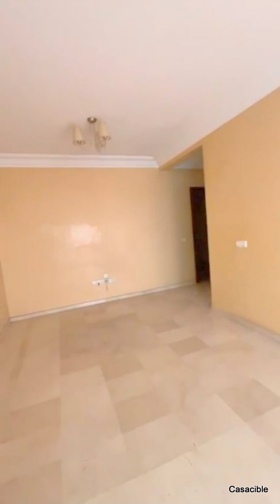 Val fleuri: Appafrtement vide 130 m², 2 chambres, terrasse. — 3