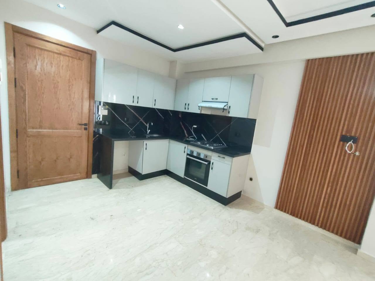 Studio vide 43m² Hôpitaux 4600 dh — 4
