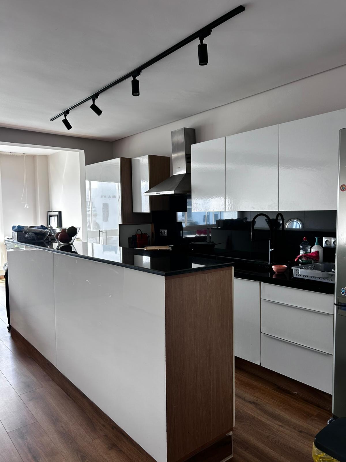 Dar Bouazza – Locat appartement rénové, meublé 2CH — 2