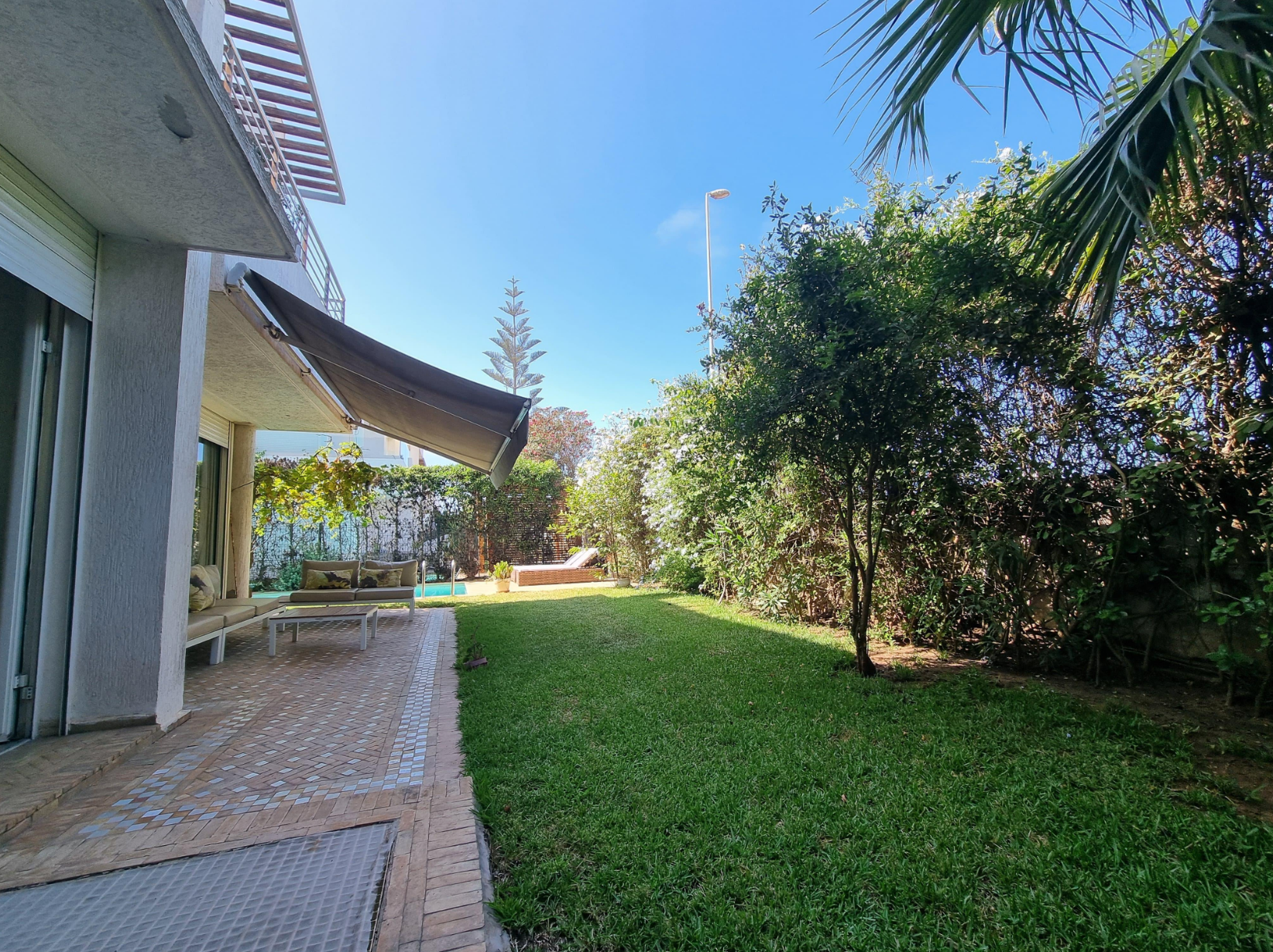 À Louer : Villa de Prestige Rénovée avec Piscine à Dar Bouazza — 3