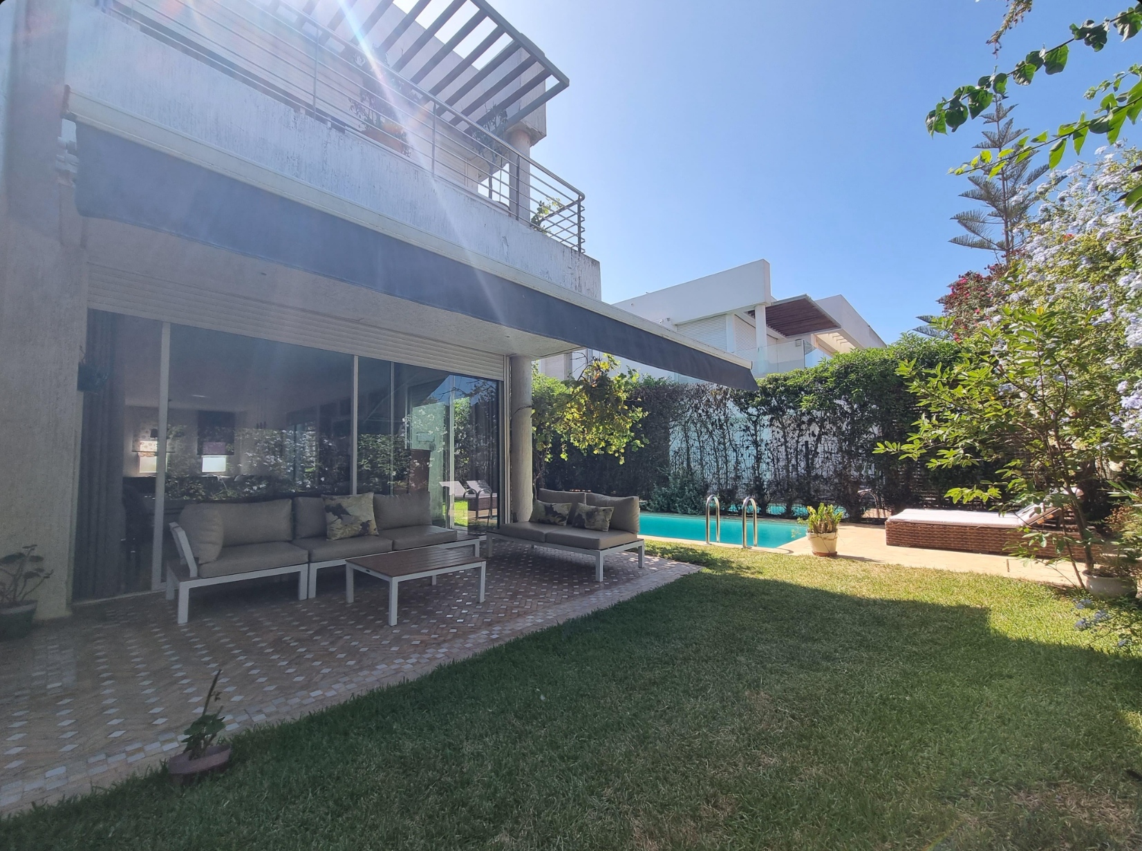 À Louer : Villa de Prestige Rénovée avec Piscine à Dar Bouazza — 2
