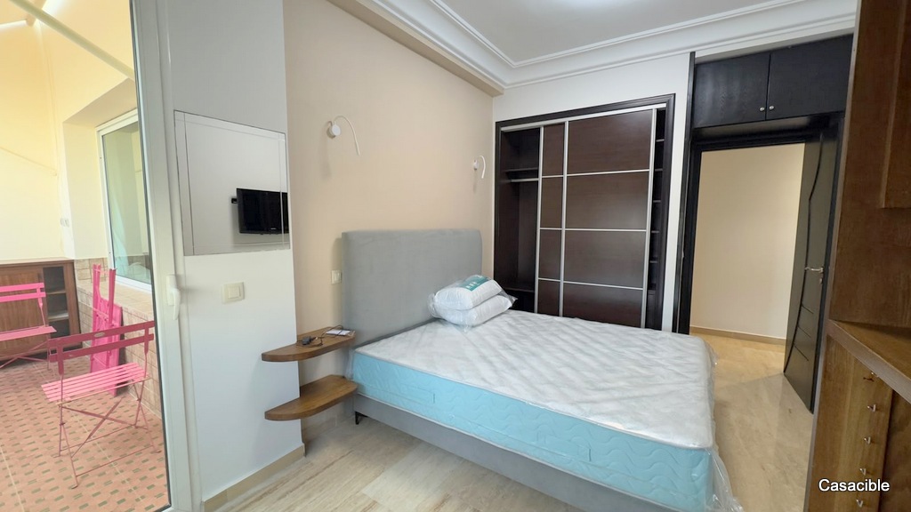 Bourgogne: Location studio meublé avec balcon. — 3