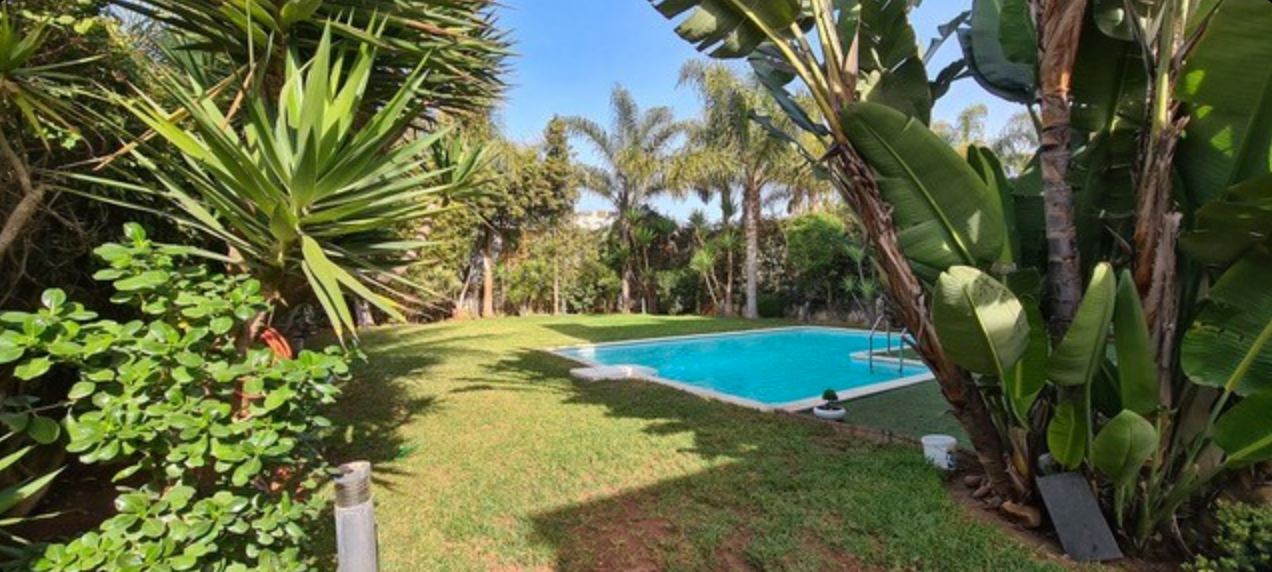 Villa haut standing, grand jardín et piscine. — 2