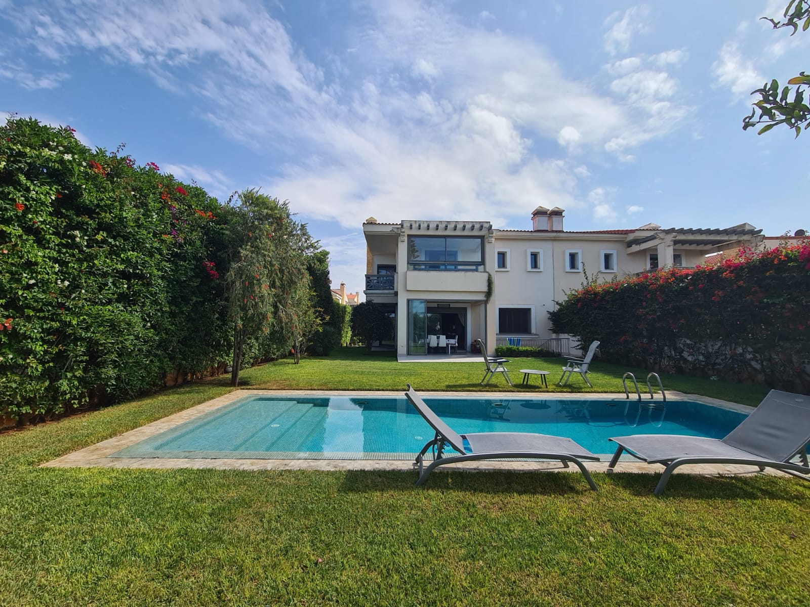 Villa de haut standing à l'entrée de Dar Bouazza