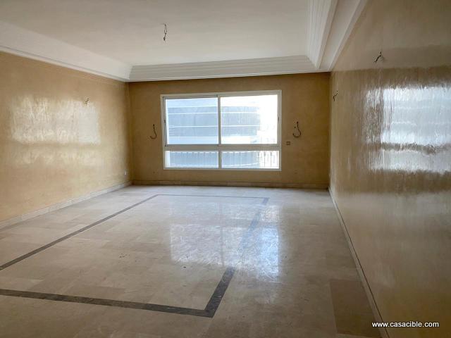 Palmier: Location appartement vide 3 chambres, balcon. — 2