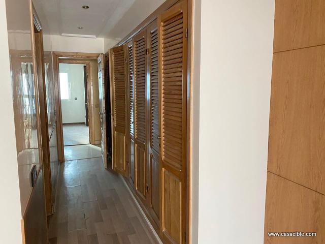Palmier: Location appartement vide 3 chambres, balcon. — 4