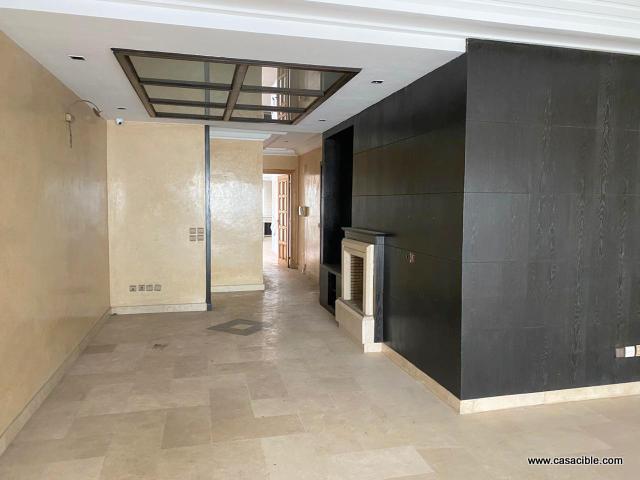 Palmier: Location appartement vide 3 chambres, balcon.