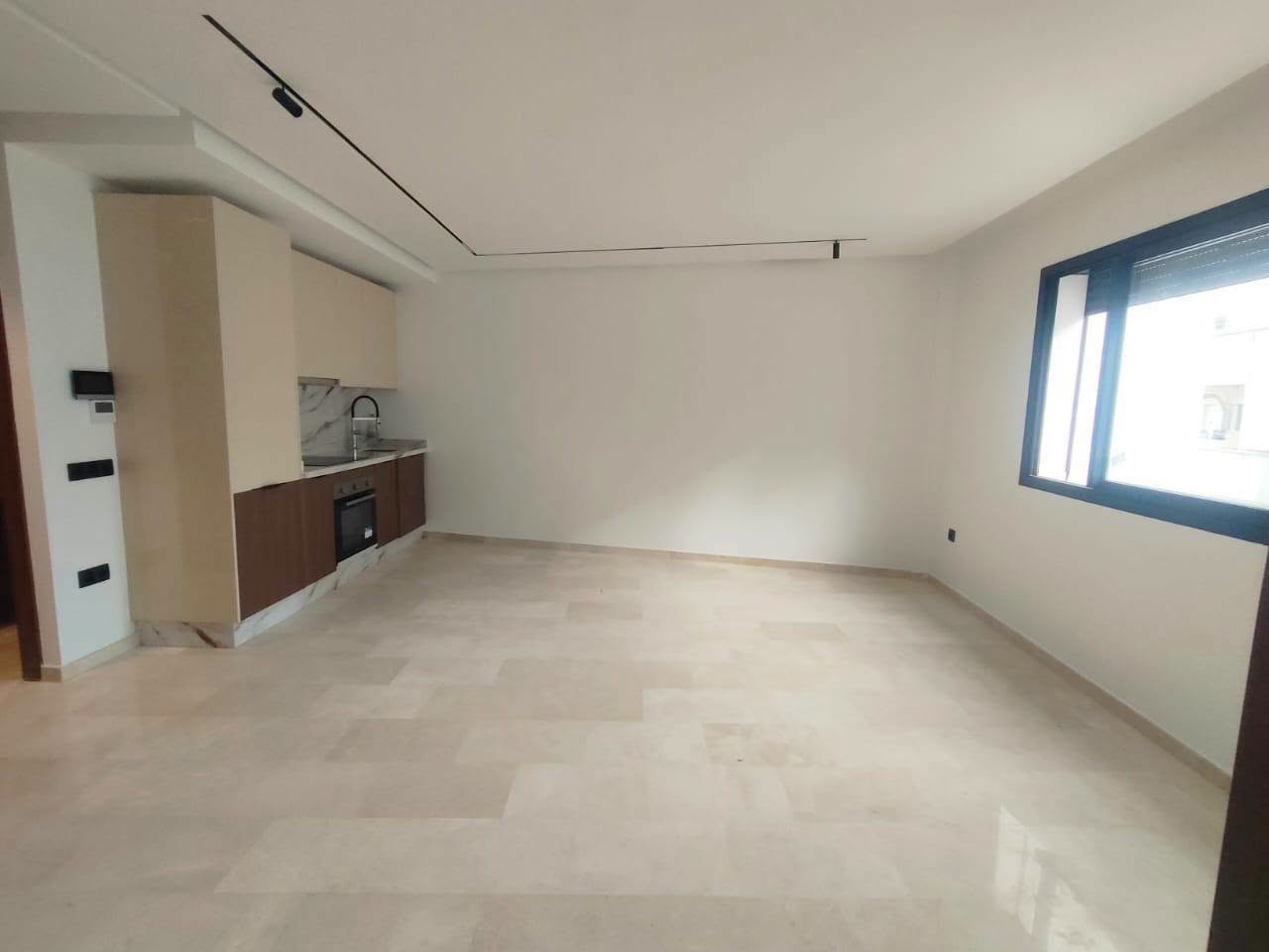 Studio neuf vide 48m² Californie 6300 dh — 2