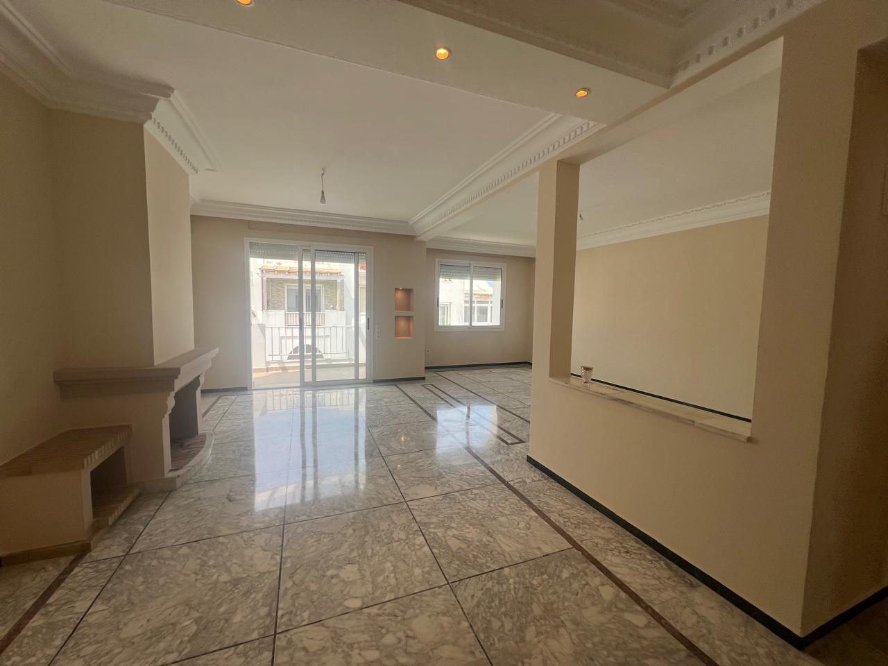 Aïn Diab – À vendre | Spacieux appartement avec vue mer 3CH — 5