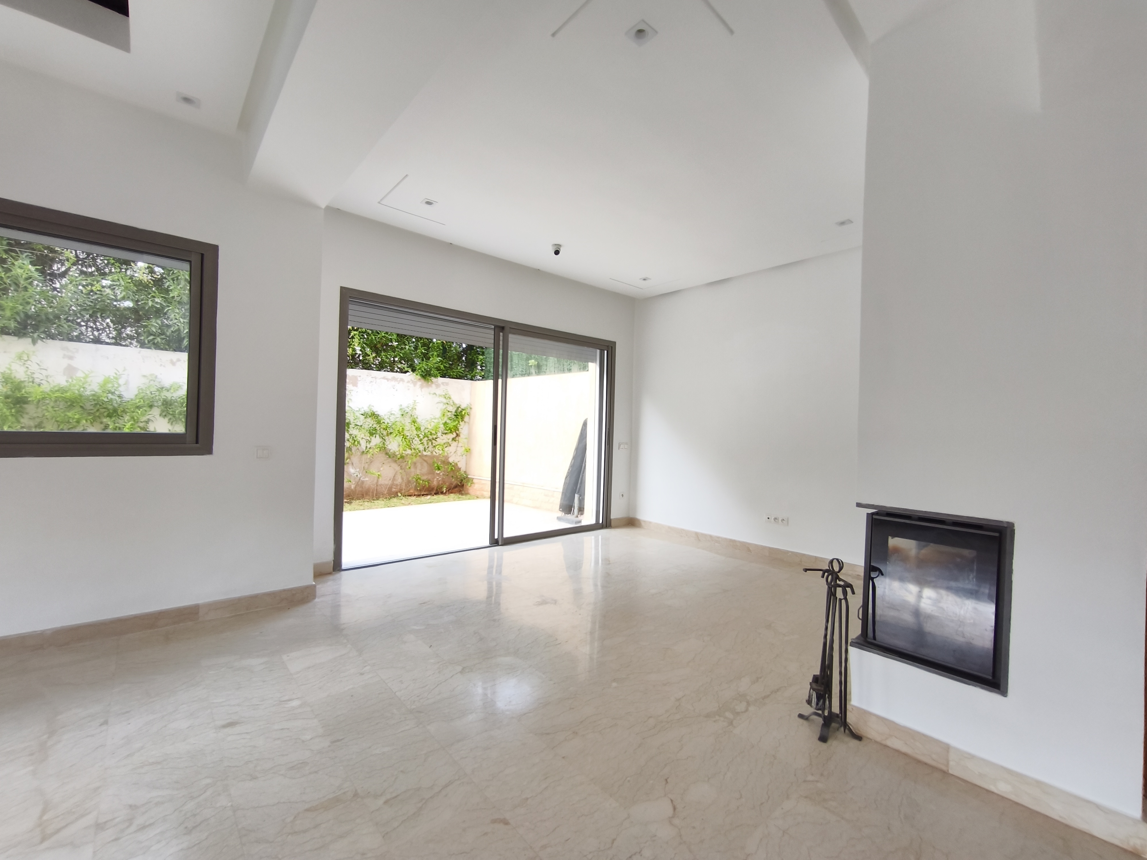 Magnifique villa 3 chambres avec piscine et jardin — 5