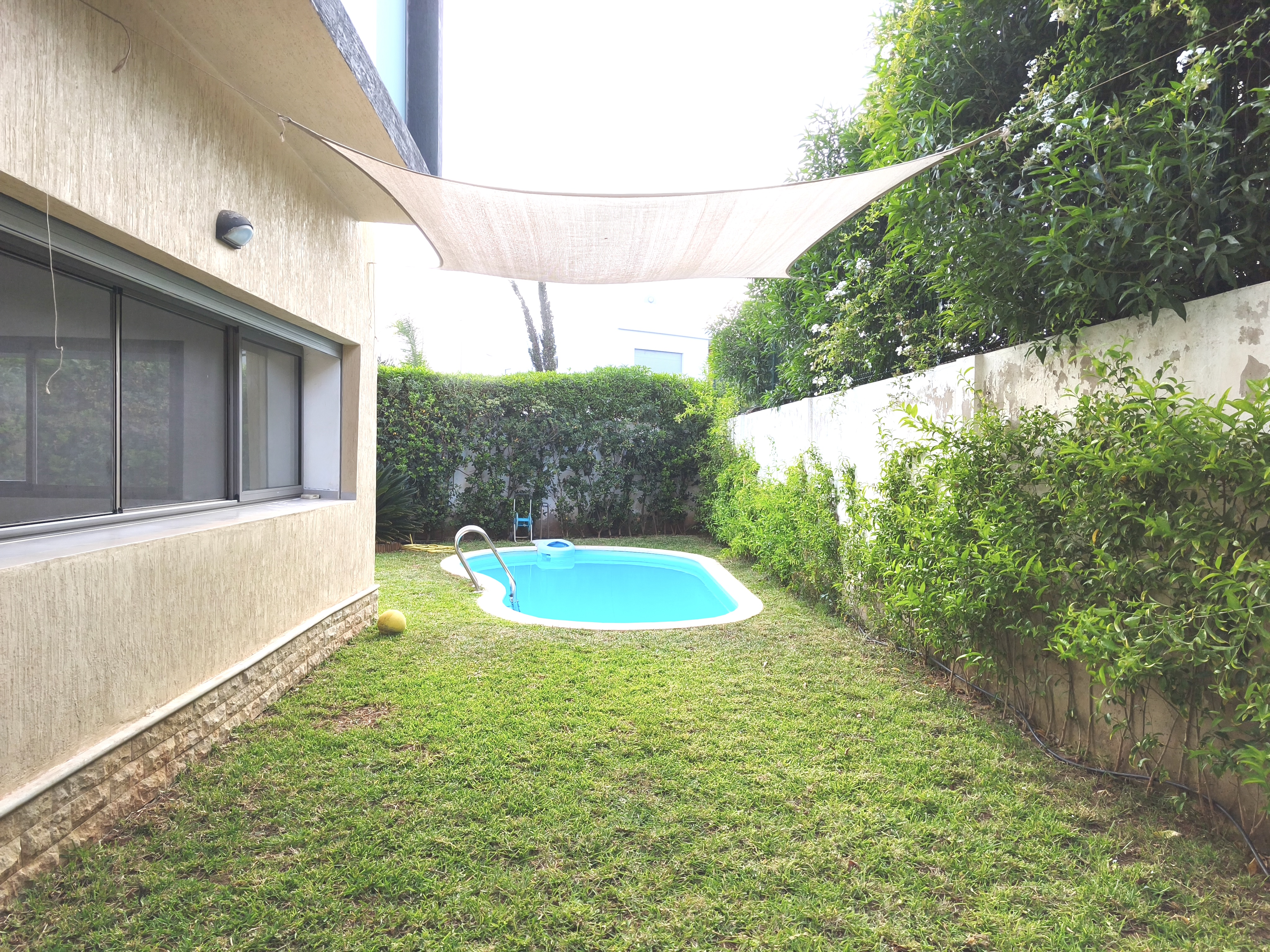 Magnifique villa 3 chambres avec piscine et jardin — 2