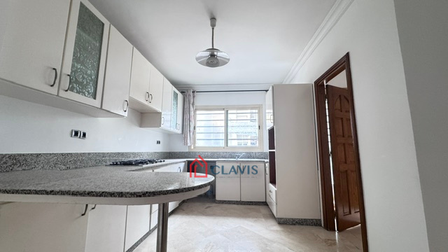 Appartement en hauteur dans résidence fermée — 4