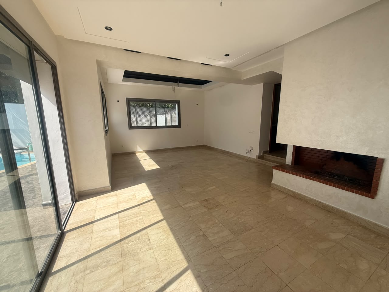 Jolie villa moderne angle et ensoleillée en vente à Dar Bouazza 3 CH — 5
