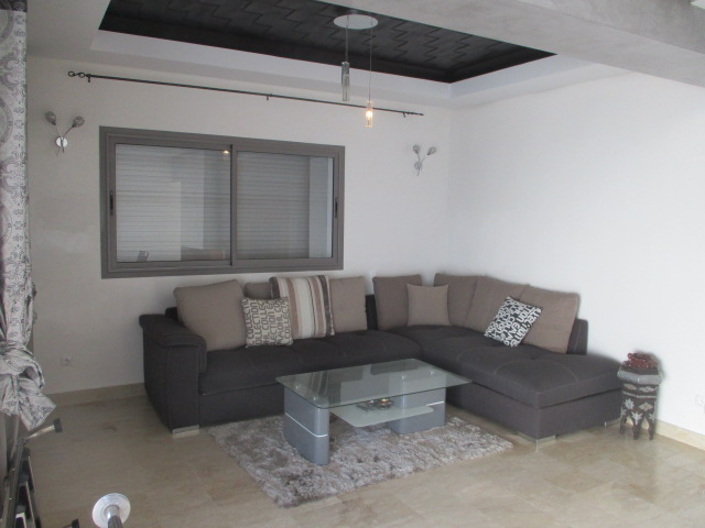 Jolie villa moderne angle et ensoleillée en vente à Dar Bouazza 3 CH — 3