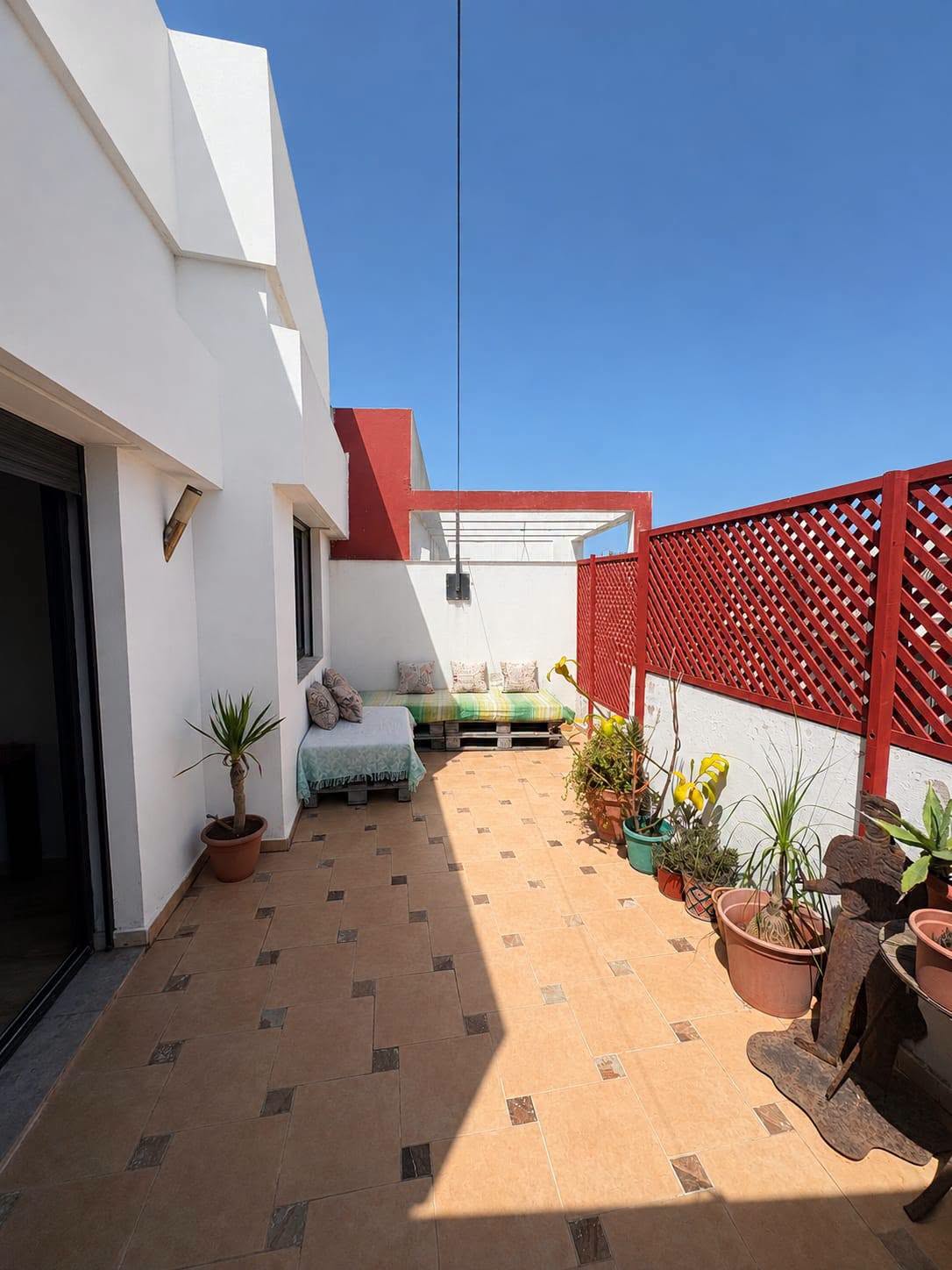 Appartement terrasse meublé 95m² Bourgogne 9000 Dh