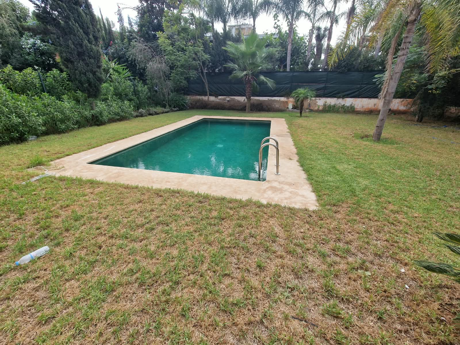 Bouskoura RDJ en location meublé piscine Privative  palmeraie 3CH